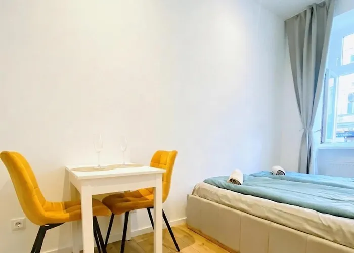 Lovely 4-br Retreat Ottakring With Stunning Apartamento